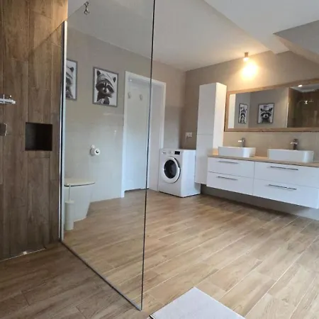 Parkowa 6 アパート レバル